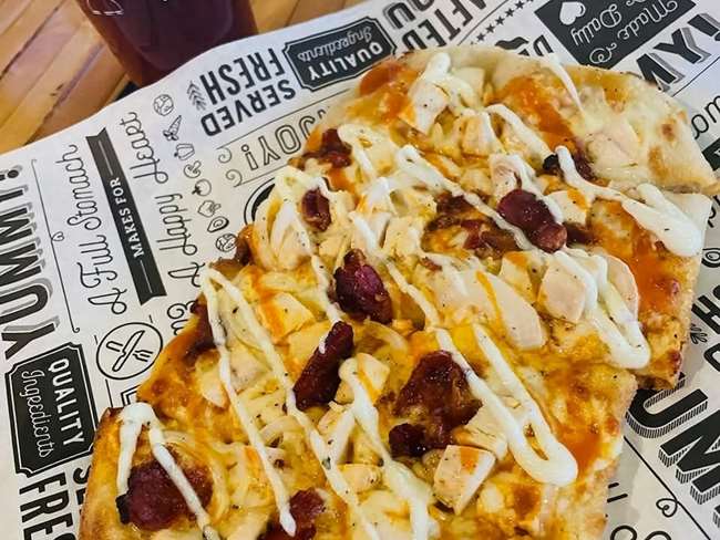 Buffalo Bacon Flatbread